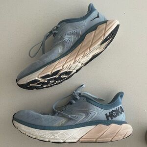 Hoka One One Arahi 5 Women’s Size 9 Blue Fog